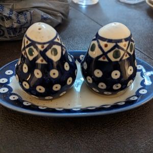 Polish Pottery salt and pepper shaker set